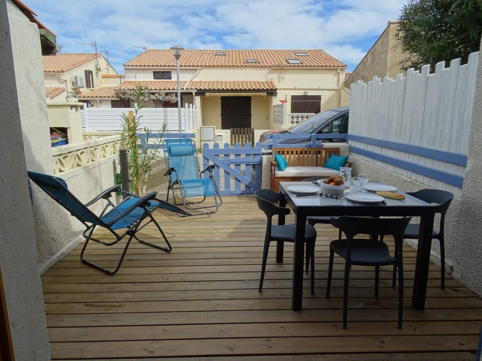 Patio, Balcony/Terrace, Dining area, sunbed