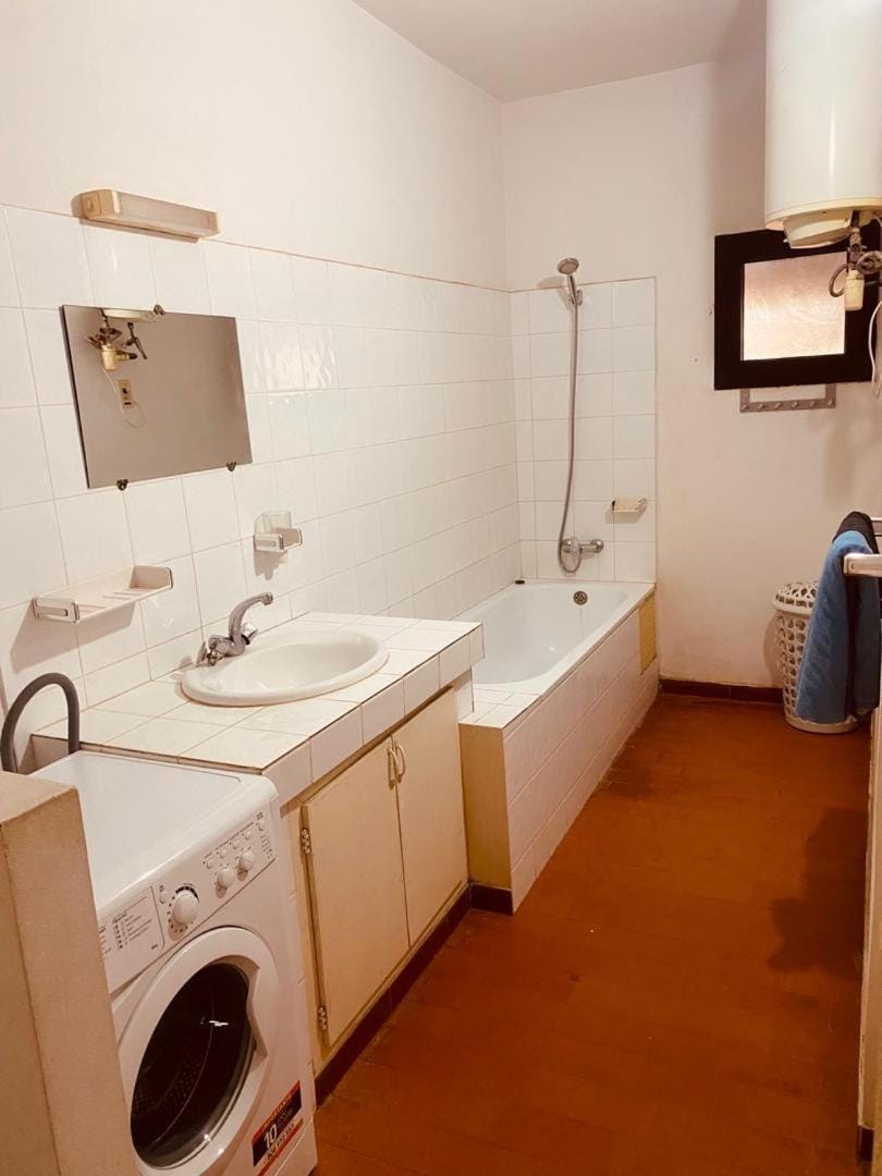 Bathroom, washing machine