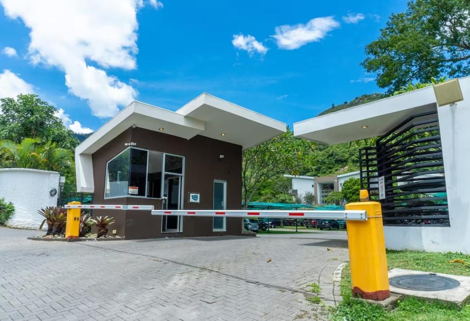 Property building, Facade/entrance