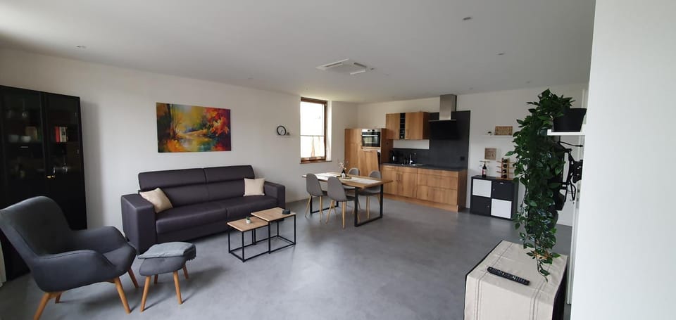 TV and multimedia, Kitchen or kitchenette, Living room, Seating area, Dining area, Evening entertainment