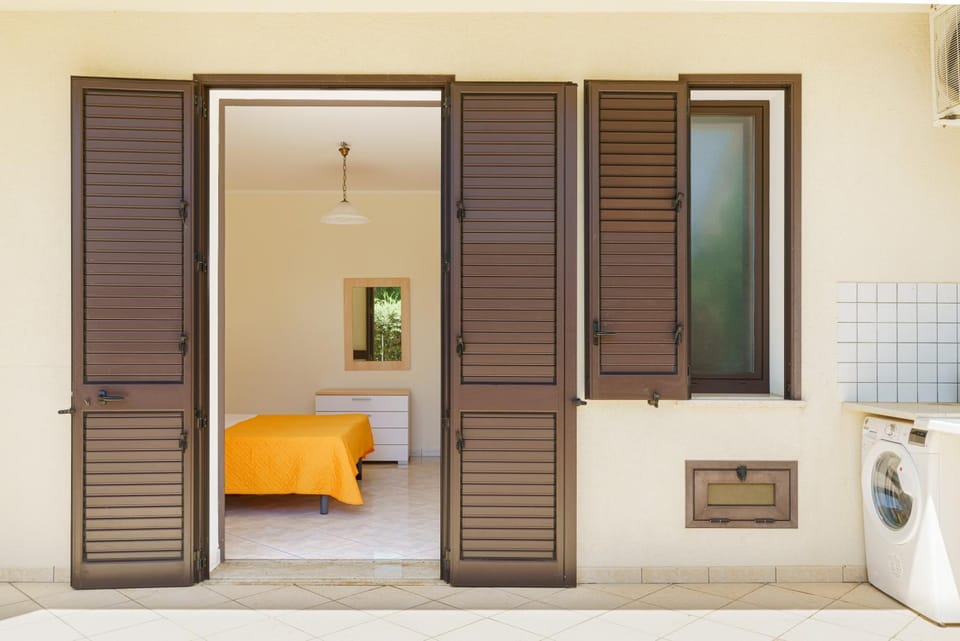 Balcony/Terrace, Balcony/Terrace, Photo of the whole room, Bedroom, washing machine