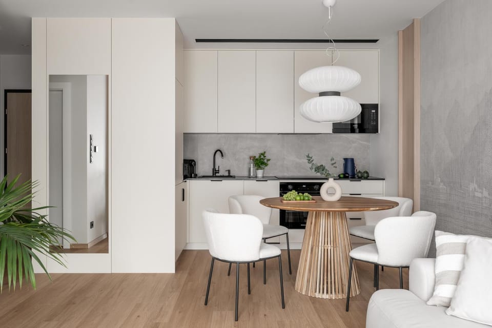 Kitchen or kitchenette, Seating area, Dining area