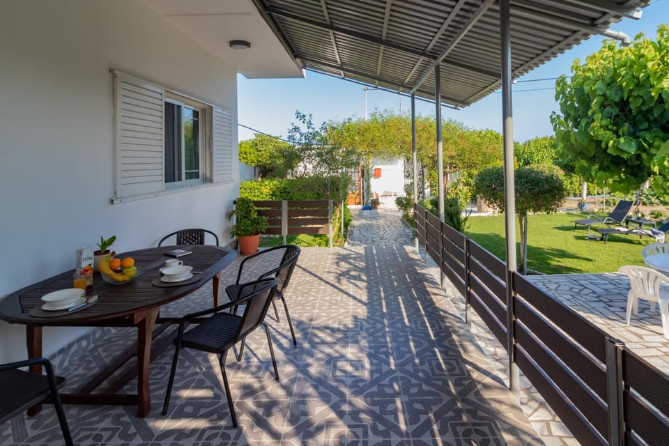 Patio, Spring, Day, Garden, View (from property/room), Balcony/Terrace, Living room, Seating area, Dining area, Garden view