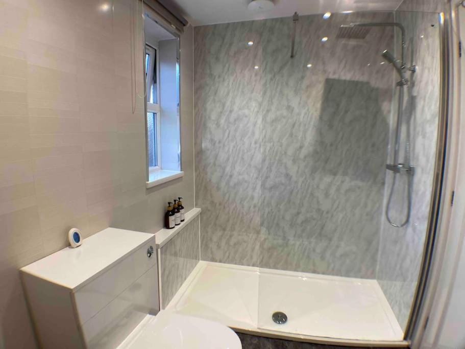 Shower, Bathroom