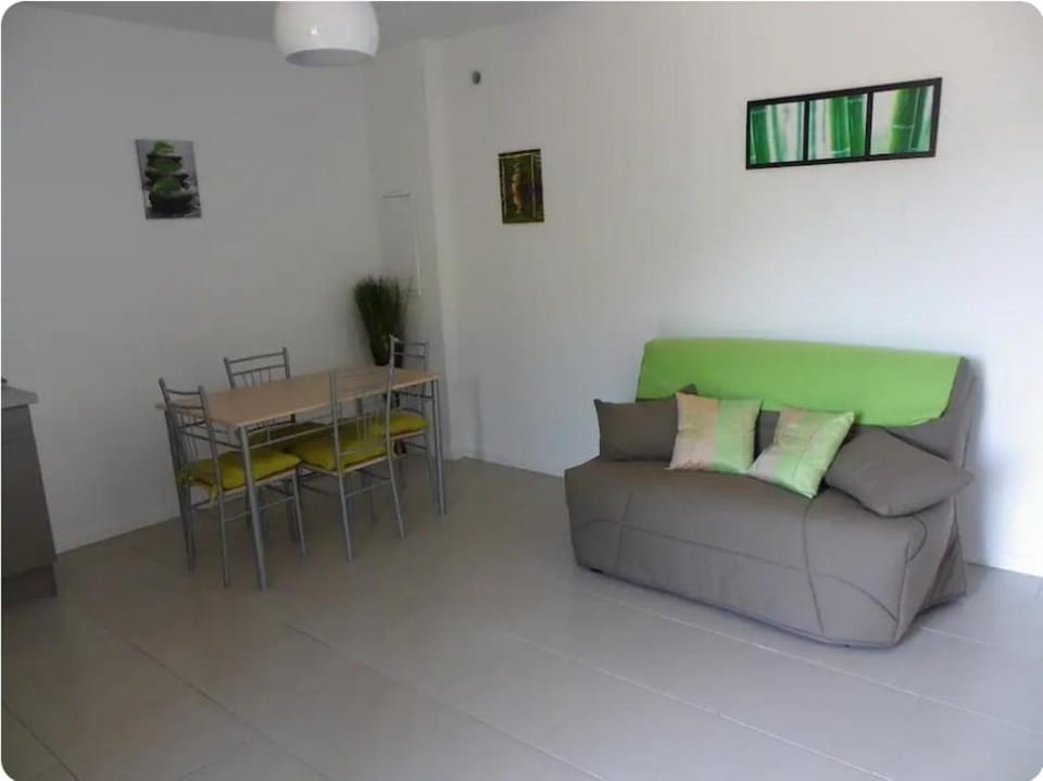 Appartement moderne et calme à Sartène en Corse du Sud Apartment in Corsica