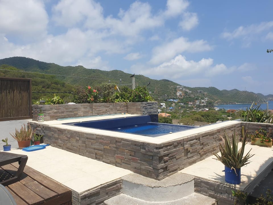 Patio, Hot Tub, Spa and wellness centre/facilities