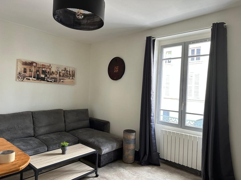 F2 hyper centre ville Lons Apartment in Jura
