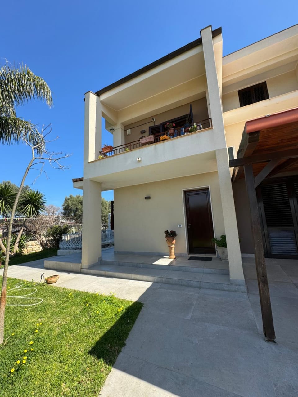 Property building, Garden, Garden view