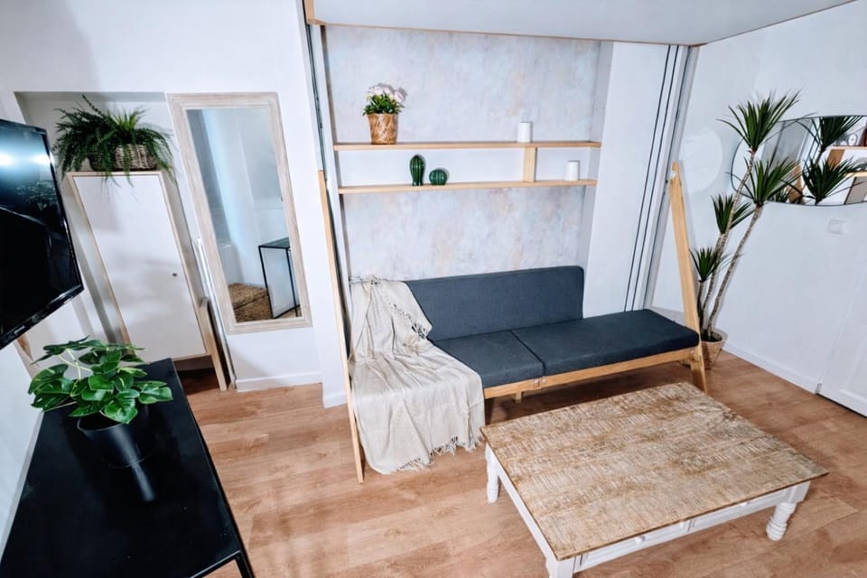 Communal lounge/ TV room, TV and multimedia, Living room