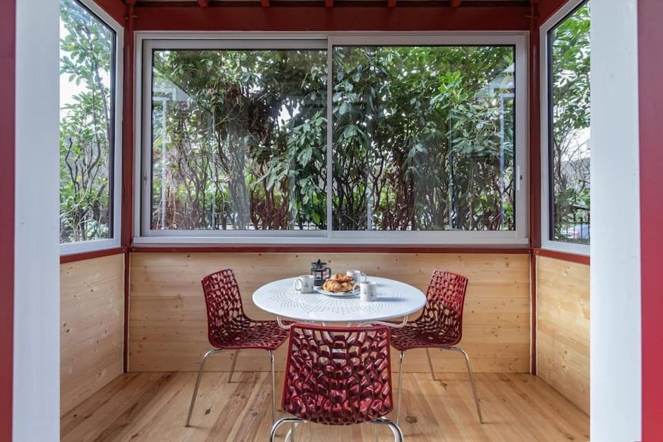 Patio, Dining area