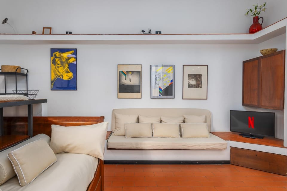 TV and multimedia, Living room, Seating area
