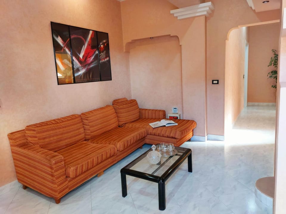 Communal lounge/ TV room, Living room, Seating area