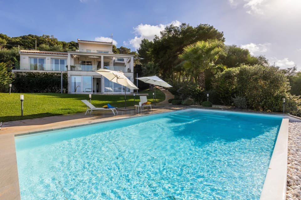 Property building, Garden, Pool view, Swimming pool, sunbed