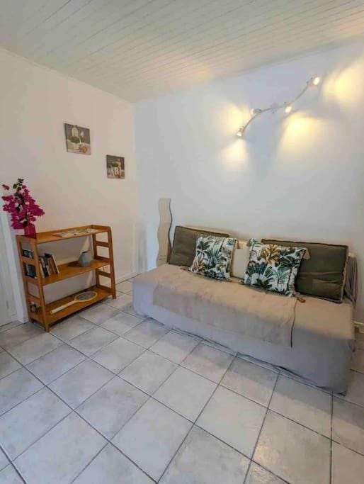 Tikoule t2 avec piscine Trois Ilets Apartment in Les Trois-Îlets