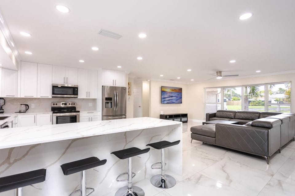 Kitchen or kitchenette, Living room, Dining area