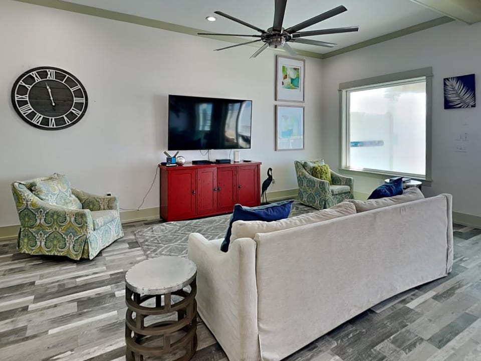 TV and multimedia, Living room, Seating area, furniture