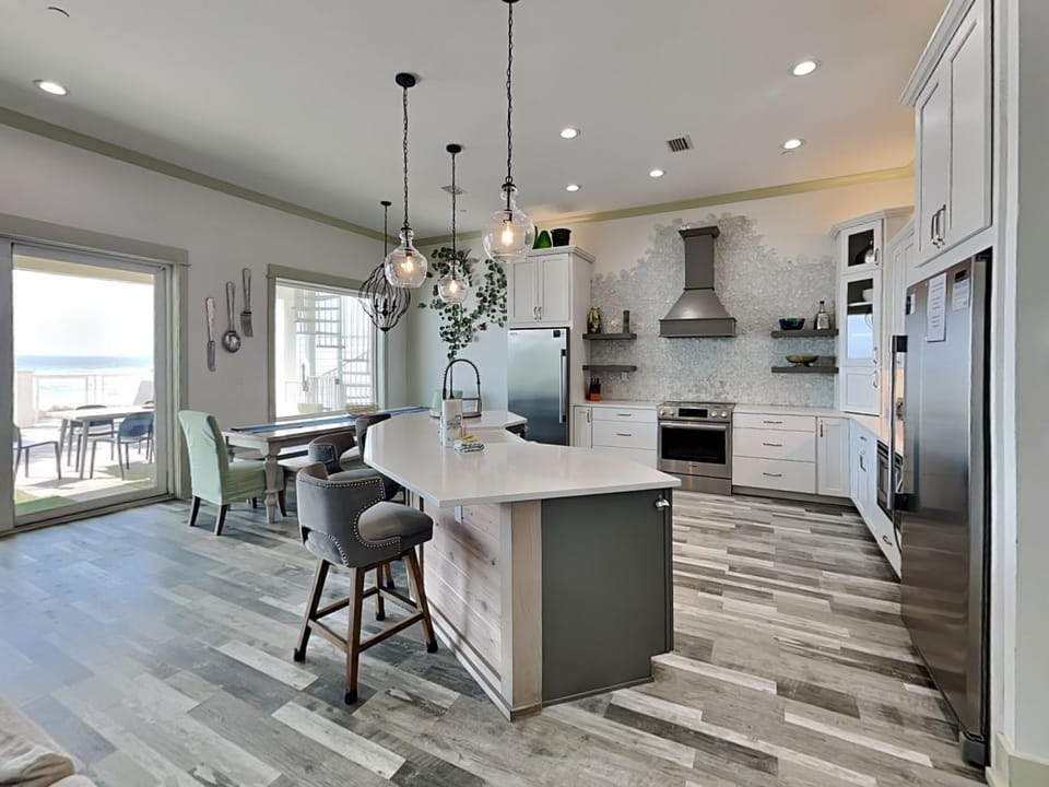 Kitchen or kitchenette, Seating area, Dining area, Sea view, microwave, oven, stove