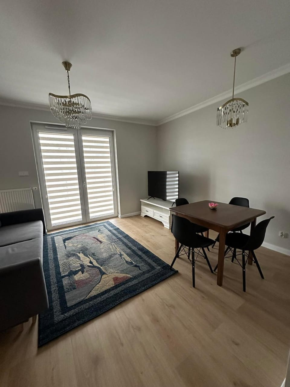 Communal lounge/ TV room, TV and multimedia, Living room, Seating area, Dining area
