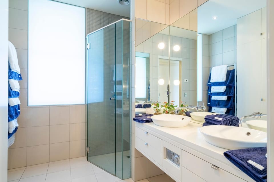 Shower, Bathroom, towels