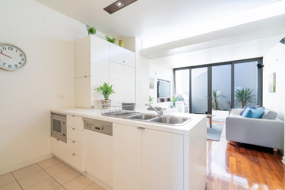 Kitchen or kitchenette, dishwasher
