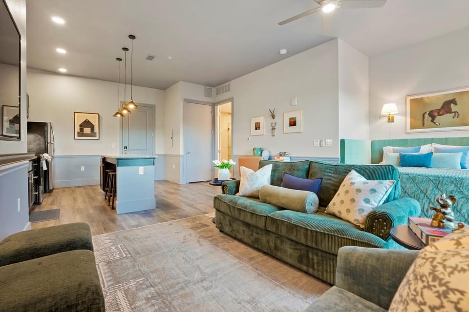 Golden Condo Patio with MTN Views Walk to DT Golden and School of Mines House in Golden
