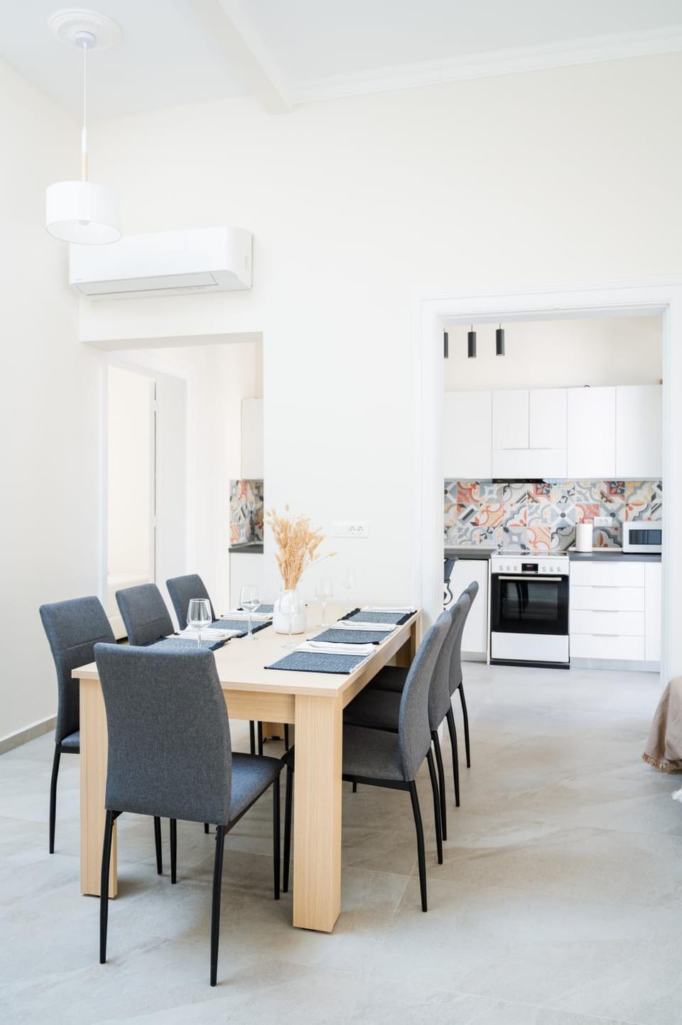 Kitchen or kitchenette, Living room, Seating area, Dining area, air conditioner