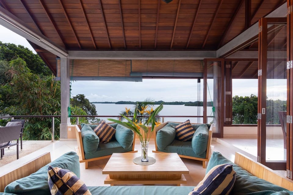 Photo of the whole room, Seating area, Garden view, Lake view