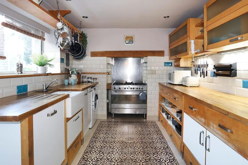 Kitchen or kitchenette, dishwasher, minibar, pet friendly, stove, toaster