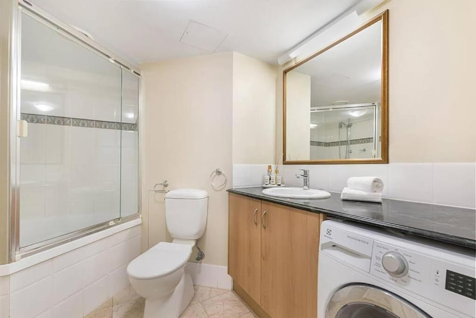 Toilet, Bathroom, Bath, washing machine