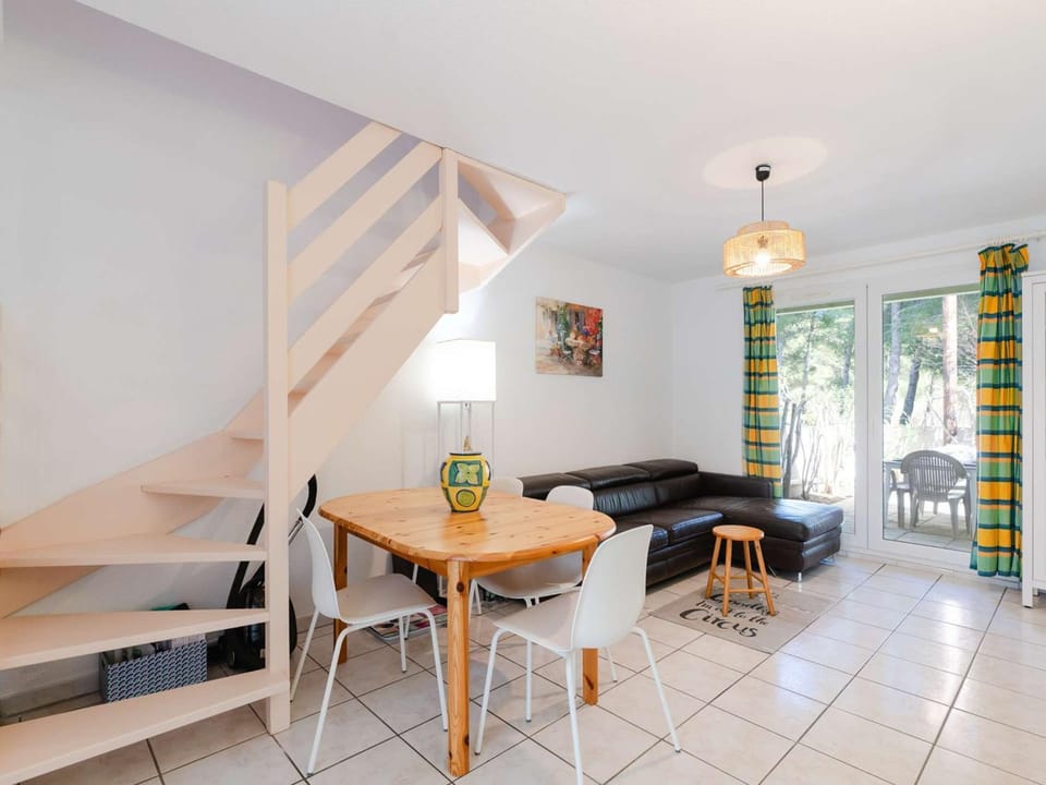 Pavillon cosy 5 pers, 2 terrasses, à 150m de la plage - FR-1-409-259 Villa in Narbonne