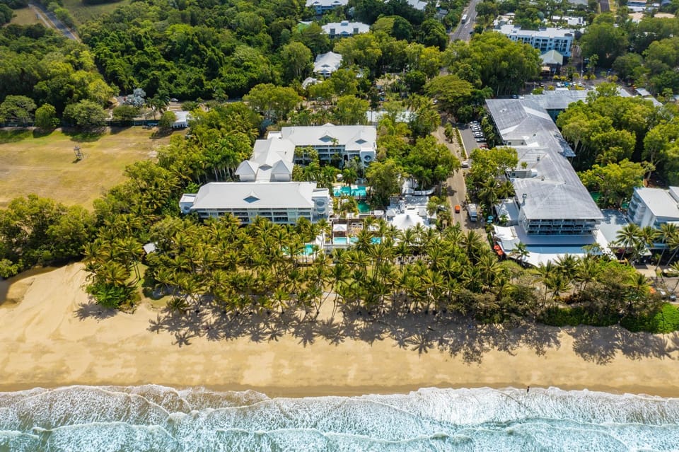 Property building, Neighbourhood, Bird's eye view, Garden, Beach, Sea view