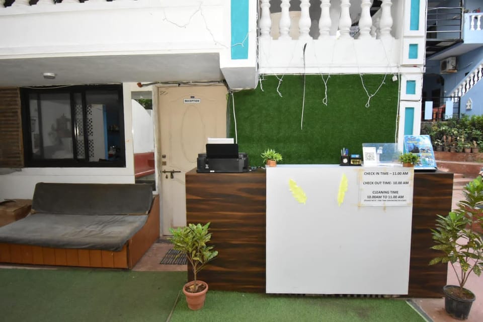 Hotel blue ocean studio rooms with kitchen baga beach Apartment in Calangute