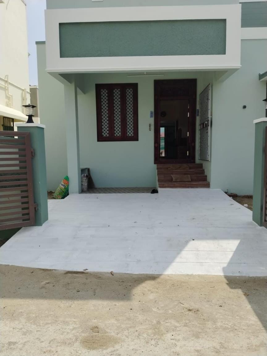 Facade/entrance, Day