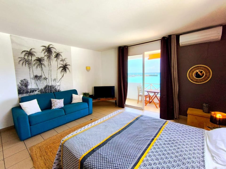 TV and multimedia, Living room, Bedroom
