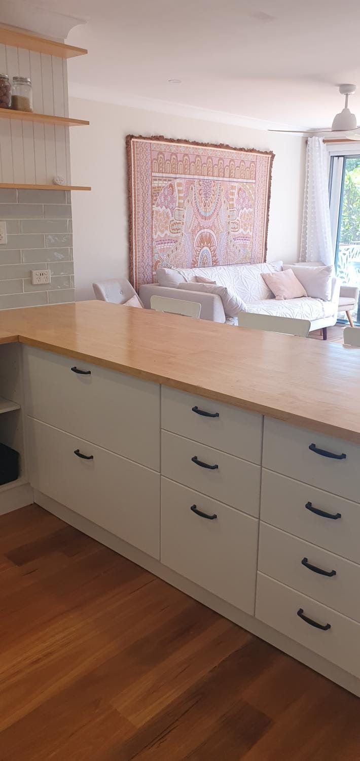 Gold Coast Family Retreat, beach 1 and half kms, shops, full home Apartment in Gold Coast