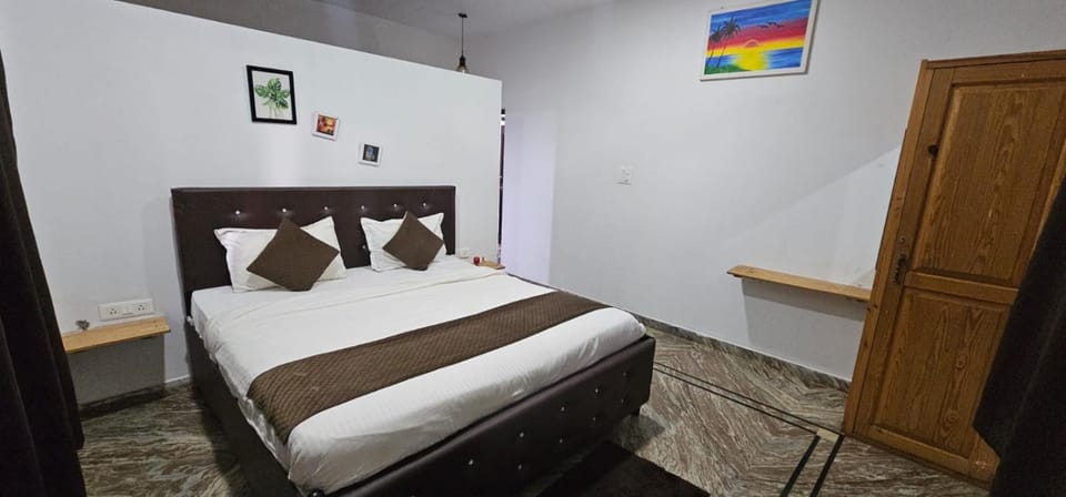 4 Bhk blue ocean villa baga beach Villa in Calangute