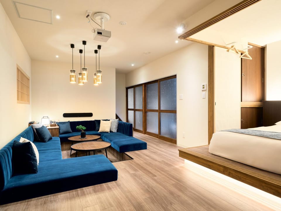 Living room, Photo of the whole room, Seating area