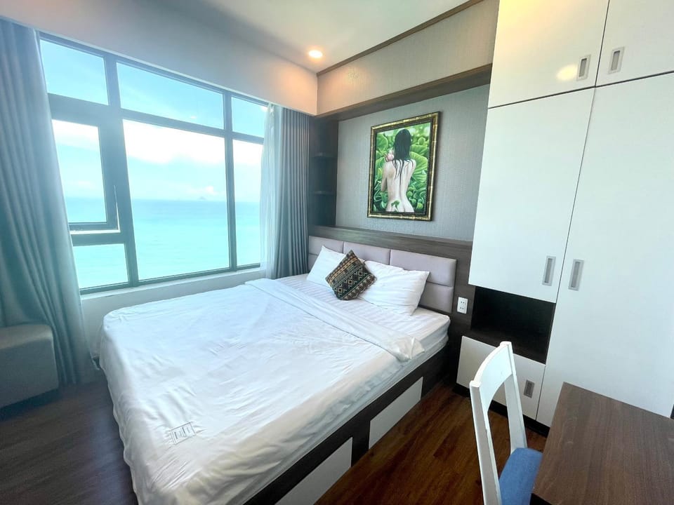 Bed, Natural landscape, TV and multimedia, Photo of the whole room, Bedroom, Sea view, hair dresser, wardrobe