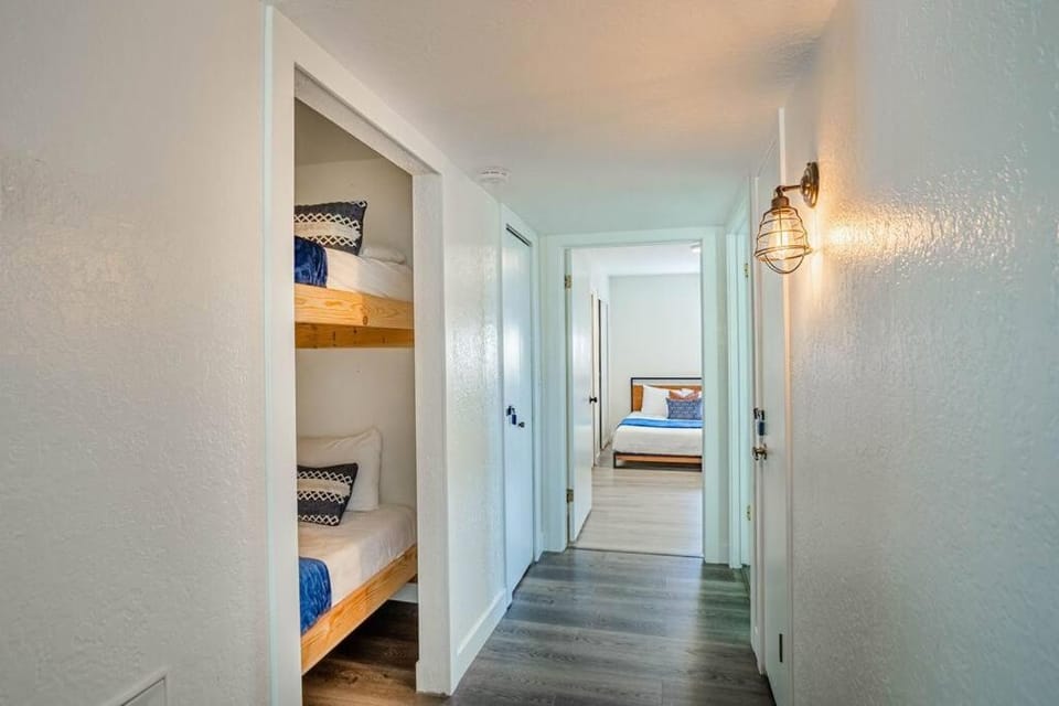 HavaINCREDIBLE Stay Pool Spa Movies EVSE House in Lake Havasu City