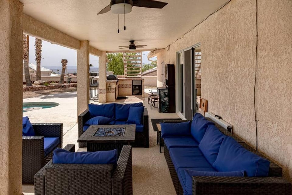 HavaMemorable Stay Pool Spa Firepit VIEWS! House in Lake Havasu City