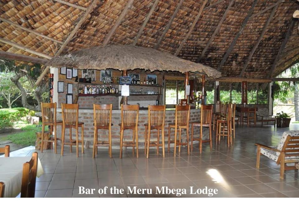 Restaurant/places to eat, Alcoholic drinks, Non alcoholic drinks