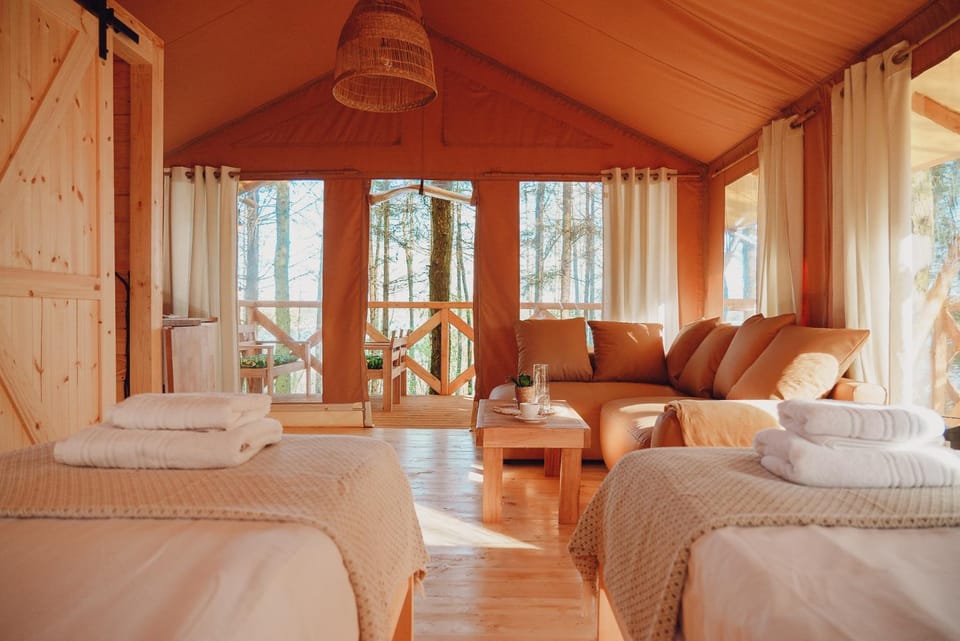 Bedroom, Lake view