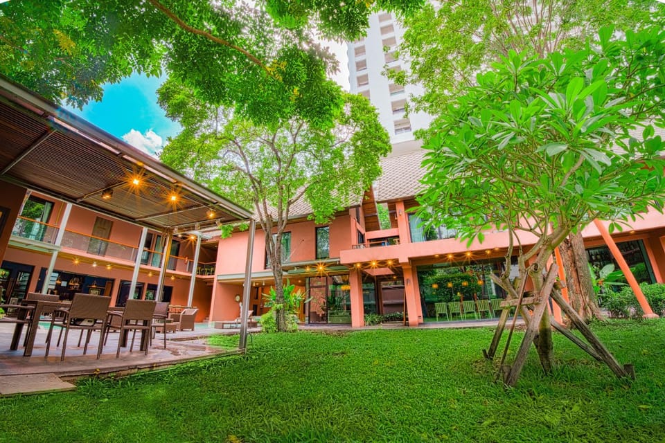 Property building, Garden, Garden view