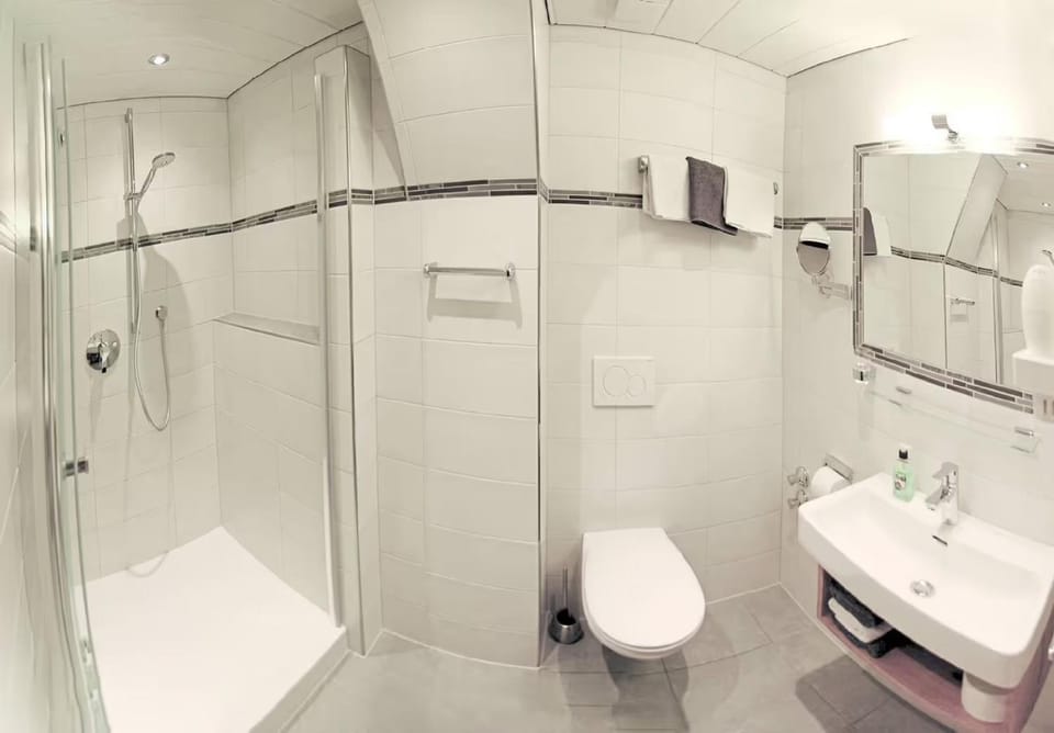 Bathroom, Living room