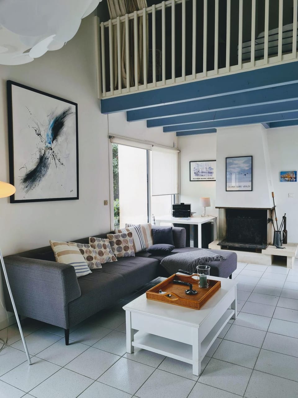 Living room, fireplace, fireplace