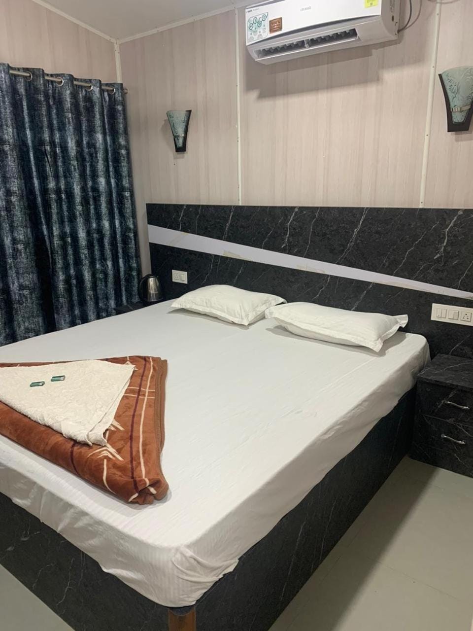 Sydney X Huts Hotel in Goa, India