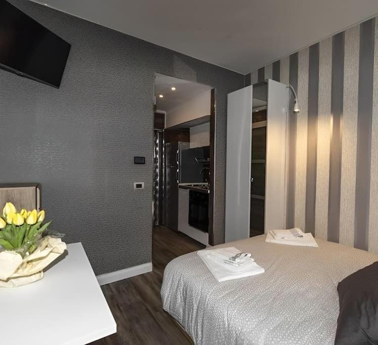 Bed, TV and multimedia, Photo of the whole room, Bedroom, wardrobe