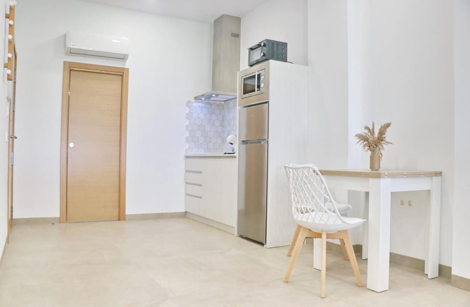 minibar, kitchen