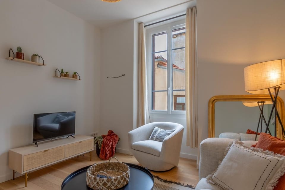 Communal lounge/ TV room, TV and multimedia, Living room, Seating area