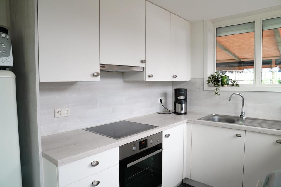 Coffee/tea facilities, Kitchen or kitchenette, dishwasher, minibar, pet friendly, stove, toaster